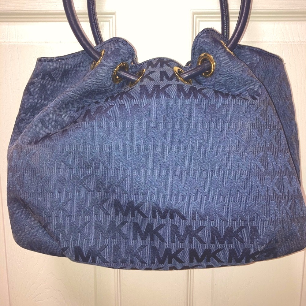 Michael Kors East West Ring Tote MK Logo Hobo Shoulder Bag in Dark Blue EUC - Picture 6 of 15